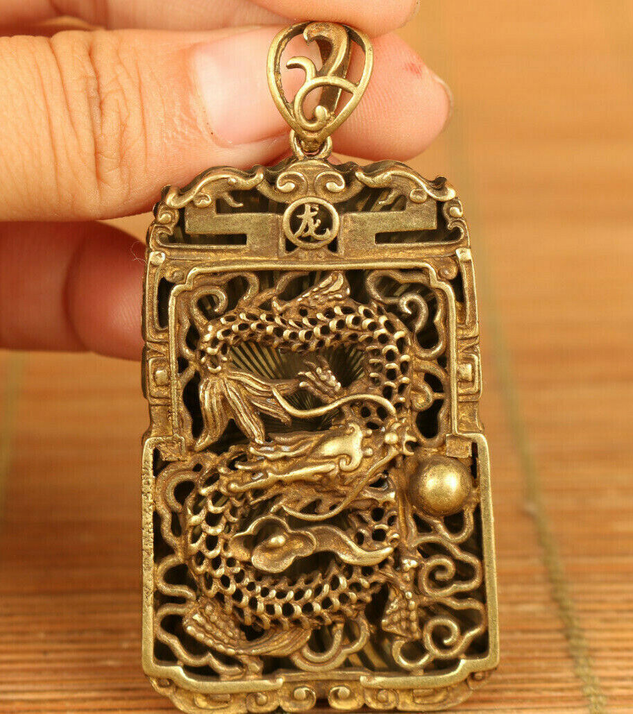 Chinese Old Bronze Hand Carving Dragon Statue Netsuke Pendant Gift Amulets