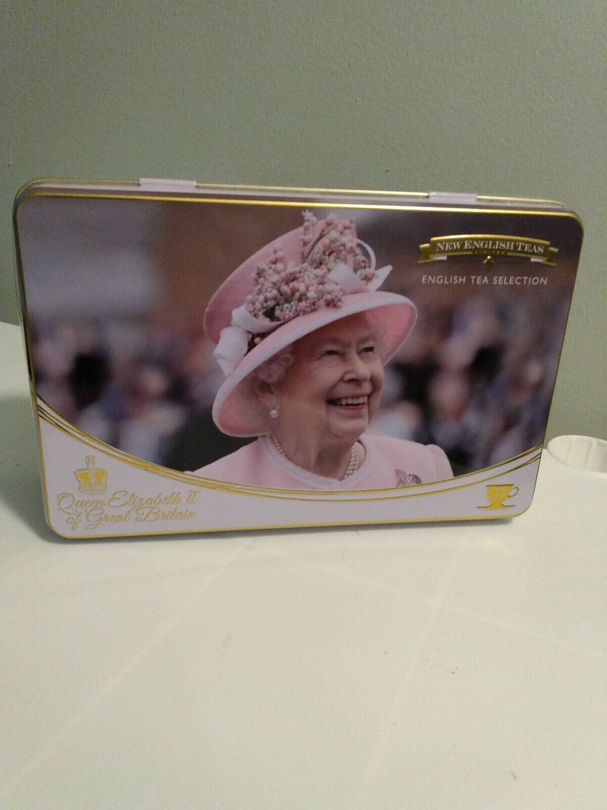 New English Teas - Queen Elizabeth Ii Tea Tin With 72 Teabag Selection Exp:03/24